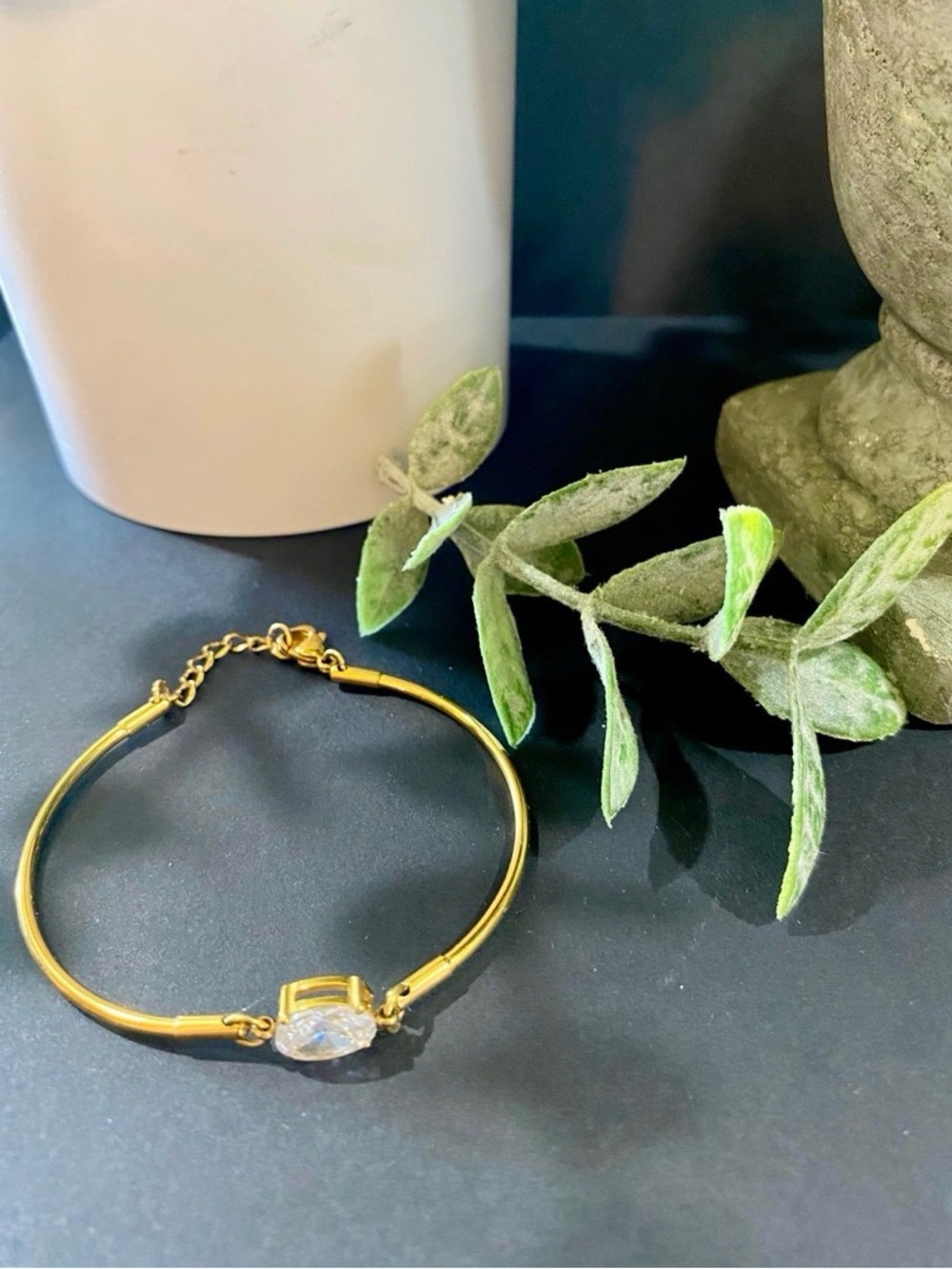 Gold Metal Bracelet With Single Large Middle “Diamond”